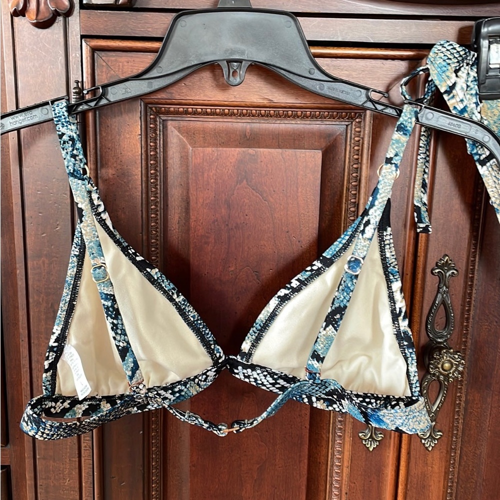 Bikini Set - Picture 3 of 5